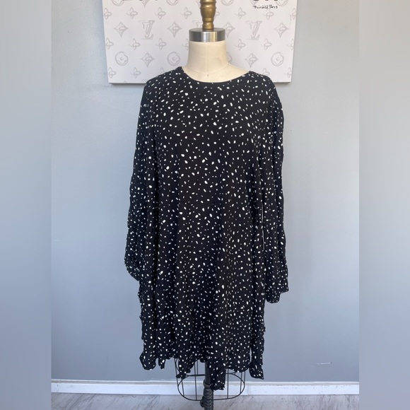Sugar + Lips - Polkadot dress 1X - Picture 1 of 4